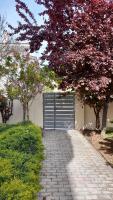 Vonkajšia záhrada v ubytovaní Akrata Rose Garden Apartments I