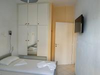 Postel nebo postele na pokoji v ubytování Small Apartment For 3 Pers 70meters From The Beach
