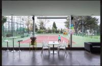 Tennis- og/eller squashfaciliteter på Aqua Apartment eller i nærheden