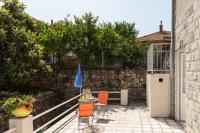 Vonkajšia záhrada v ubytovaní Guest House Bradas