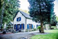 Сад в Hôtel Les Ardillières du Pont d'Oye