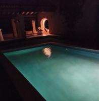 Bazén v ubytovaní Casa rural con encanto, 4 hab con 4 baños completos en suite, piscina y campo privado alebo v jeho blízkosti