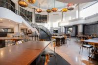 I Pavilion Hotel Phuketにあるレストランまたは飲食店