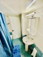 Koupelna v ubytování Milos City Center Apt. 32
