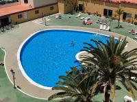 Bazén v ubytování FANTASTIC APARTMENT. LOS CRISTIANOS. FREE WIFI. nebo v jeho okolí
