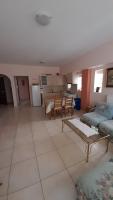 Kuchyňa alebo kuchynka v ubytovaní Akrata Rose Garden Apartments I