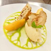 Jídlo v hotelu nebo okolí