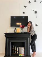 TV a/nebo společenská místnost v ubytování Nadda Pool Villa Ranong