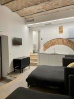 A kitchen or kitchenette at ALLA QUERCIA - CENTRO STORICO