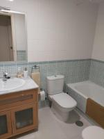 A bathroom at Apartamento Vera Playa (ALTOS NUEVA VERA)