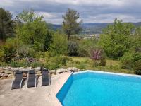 Piscina di Villa Colombes o nelle vicinanze