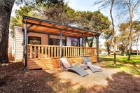 Vonkajšia záhrada v ubytovaní Glamping and Mobile Homes Lavanda - Holiday Centre Bi VIllage