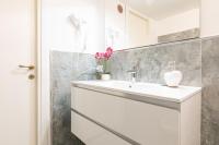 A bathroom at Campo dè Fiori Detached Apartment Eligio - Top Collection