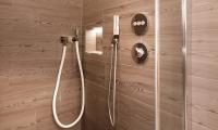 A bathroom at Apartments Pragser Wildsee Winklwiese