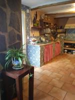 Kuchnia lub aneks kuchenny w obiekcie Nidal del Búho Casa Rural