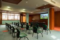 Telewizja i/lub zestaw kina domowego w obiekcie Hotel Roxy Plaza