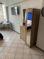A bed or beds in a room at Jordans rooms 4