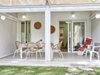 Patio alebo iná vonkajšia časť ubytovania Holiday Home Red Stones by Interhome