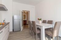 Kuchyňa alebo kuchynka v ubytovaní Mamma Ciccia Holiday Home - Casa Imperia