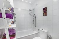 A bathroom at Apartamento Porís