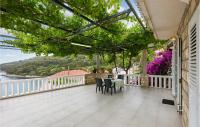 Balkón alebo terasa v ubytovaní 1 Bedroom Nice Apartment In Saplunara