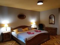 Łóżko lub łóżka w pokoju w obiekcie Hotel Cade