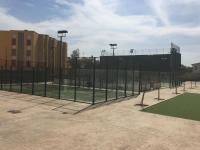 Tenis a/nebo squash v ubytování Large Apartment with Sea Views nebo okolí