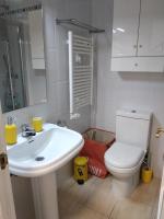 Koupelna v ubytování Estudio con piscina junto a la playa de Las Cañas