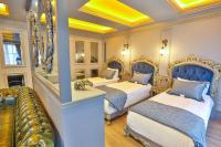 Posezení v ubytování REAL KiNG SUiTE HOTEL