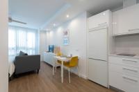 Kuchyň nebo kuchyňský kout v ubytování HomeForGuest Moderno Estudio junto a Las Canteras