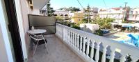 En balkon eller terrasse p&aring; Ragias Studios