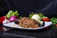 卡塔赫纳Hotel Virrey Cartagena的桌上的蔬菜一盘食物