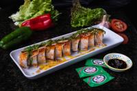 卡塔赫纳Hotel Virrey Cartagena的桌上的蔬菜一盘食物