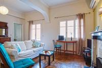 Televízia a/alebo spoločenská miestnosť v ubytovaní Alexandrina's Suite Corfu Center