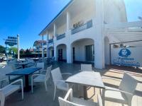 A restaurant or other place to eat at Hotel Ca' Bianca da Paolino