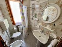 A bathroom at Hotel Ca' Bianca da Paolino