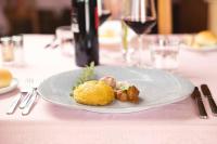 Jídlo v hotelu nebo okolí