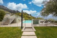Bazén v ubytovaní Residence La Villa Tesoro alebo v jeho blízkosti