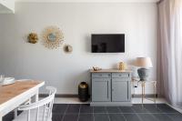 A television and/or entertainment centre at SuityRHome Campo de' Fiori