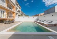 Bazén v ubytovaní Apartment Pavla with pool alebo v jeho blízkosti