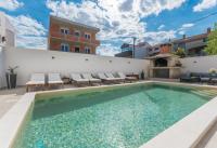 Bazén v ubytovaní Apartment Pavla with pool alebo v jeho blízkosti
