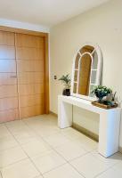Půdorys ubytování Lovely 3-bedroom townhouse with shared pool