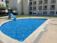 Bazén v ubytování La Marina SeaView Penthouse nebo v jeho okolí