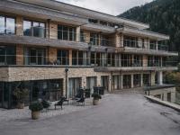 Widok na góry z tego aparthotelu