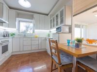Kuchyňa alebo kuchynka v ubytovaní Holiday Home Mar Roig by Interhome