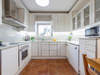 Kuchyňa alebo kuchynka v ubytovaní Holiday Home Mar Roig by Interhome