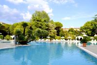 Bazén v ubytovaní Hotel Internazionale Terme alebo v jeho blízkosti