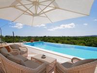 Basen w obiekcie Villa Smeraldo by Interhome lub w pobliżu