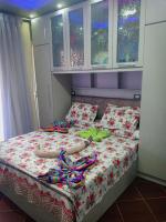 A bed or beds in a room at شاليهات بورتو مطروح فيو بحر Porto Matrouh Sea View Families Only