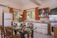 Kuchyňa alebo kuchynka v ubytovaní Seaview Villa Sofia ' Top destination '